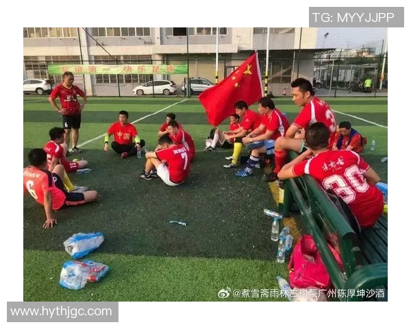 足球明星现场高清照片展现运动魅力与激情瞬间的完美捕捉