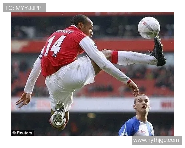 足球明星经典停球技艺解析与精彩瞬间回顾